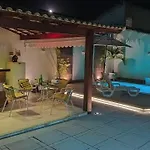 Casa Com Piscina, Churrasqueira E Ar Condicionado Em Condominio